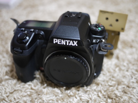 やっぱり以前借りたPENTAX K-mと違うね！あれも可愛くて好きだったけど、PENTAX K-7は高級感があるね！